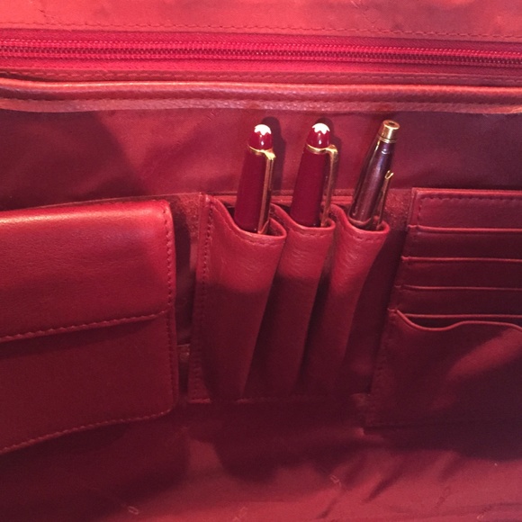 Beautiful Piquadro Italian Leather Business Bag (Unisex) - Picture 8 of 15